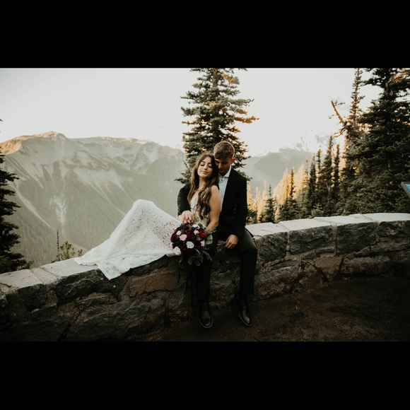 Meet your Posher, Brenna - Picture 1 of 12